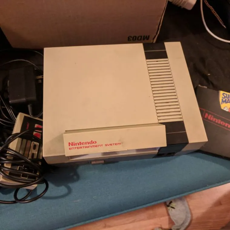 Nintendo Original NES Console photo 1