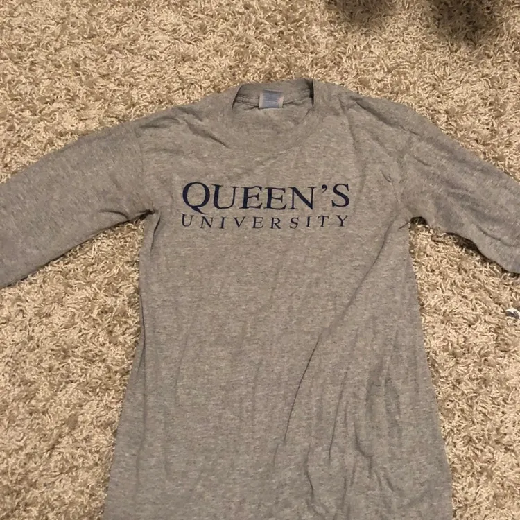 Queen’s University Unisex Long Sleeve photo 1