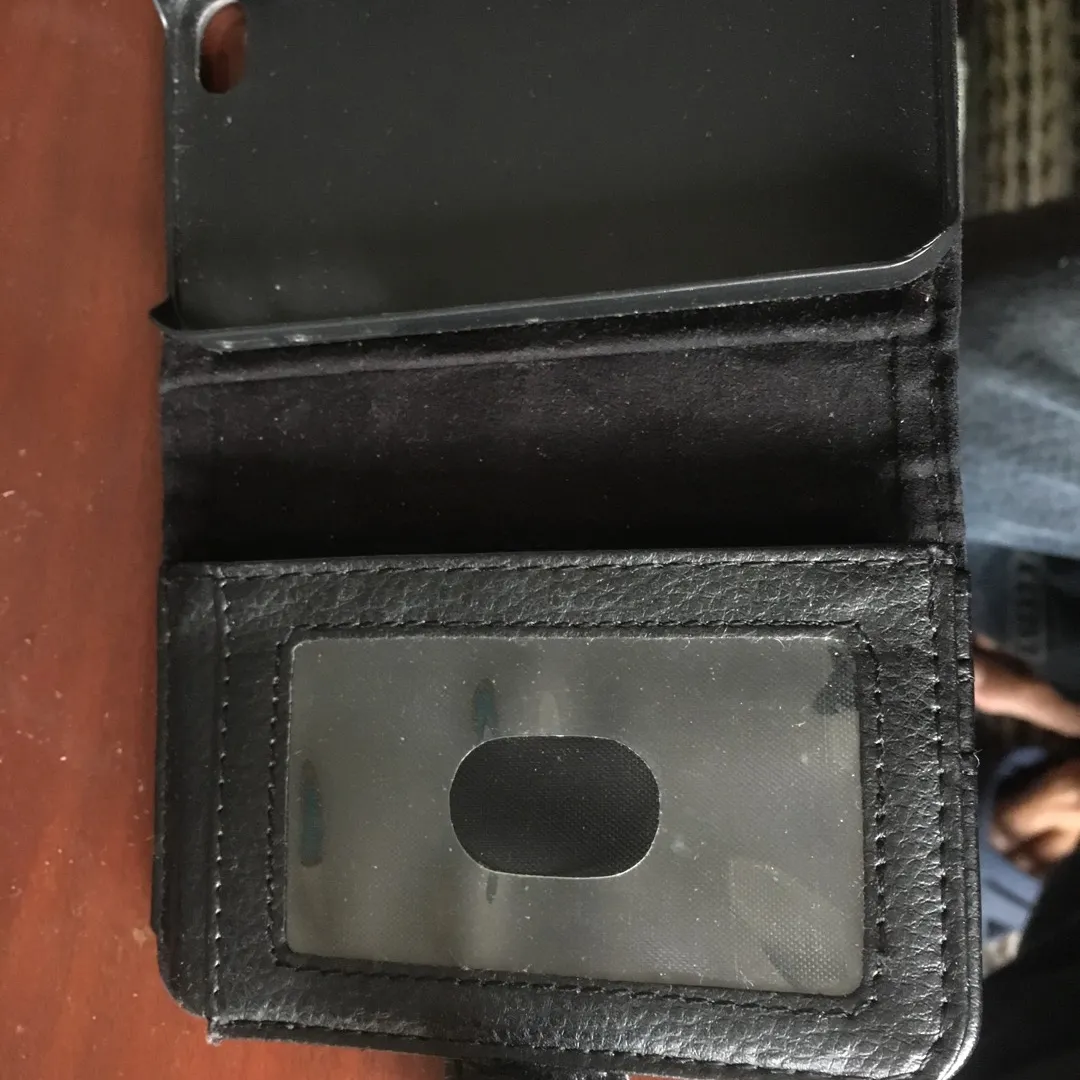 IPhone 5s Protector And Wallet photo 3