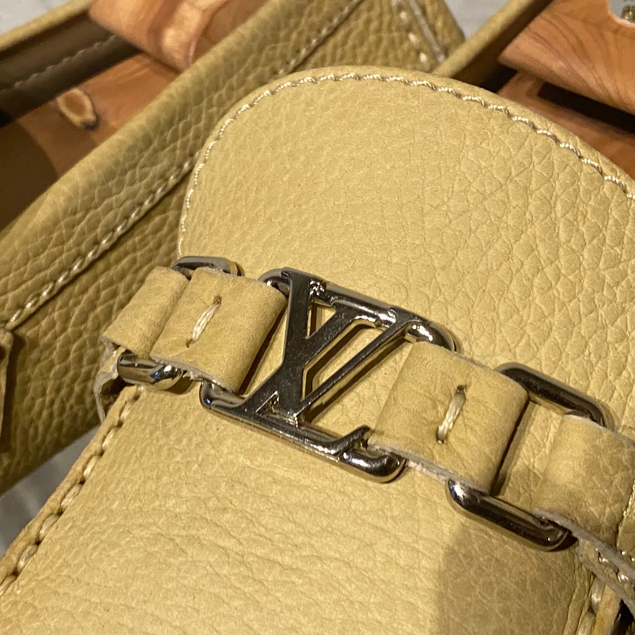 tan Louis Vuitton loafers photo 3