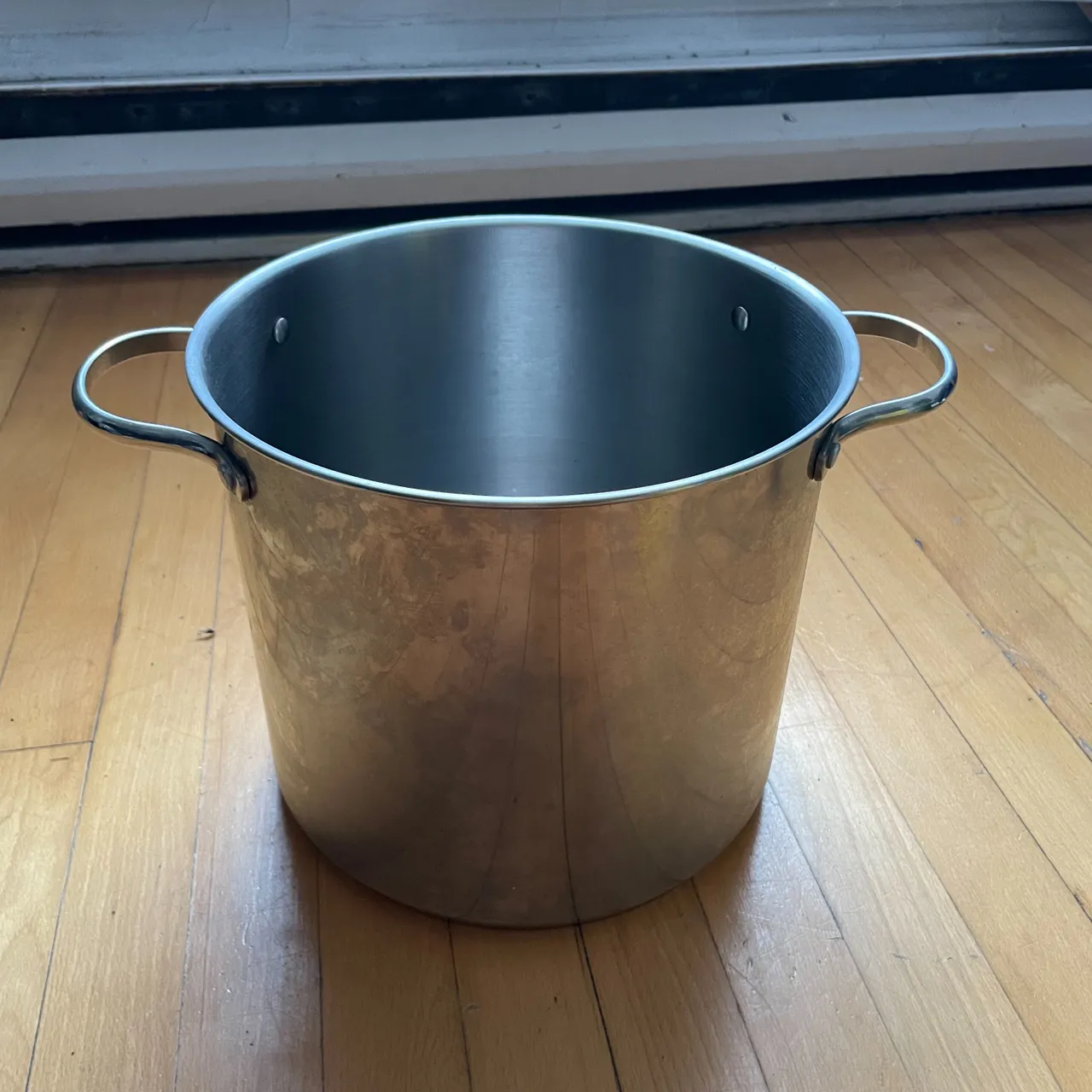 Stainless steel cooking pot  photo 1