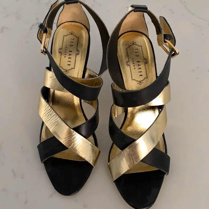 Ted Baker Black And Gold Heels photo 6