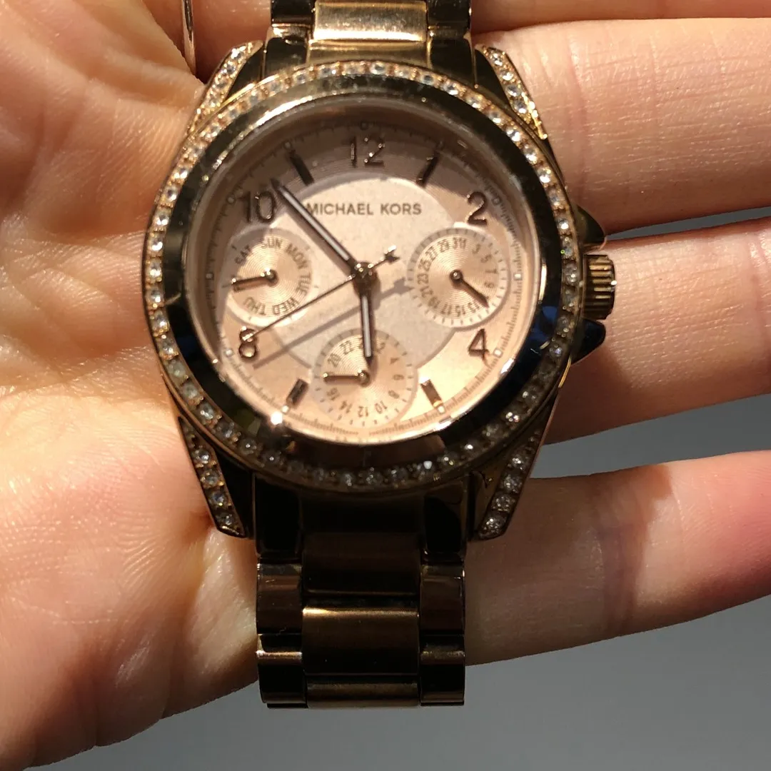 Michael Kors Rose Gold Watch photo 3