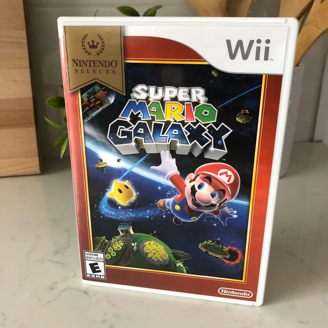 Super Mario Galaxy Wii Game photo 1