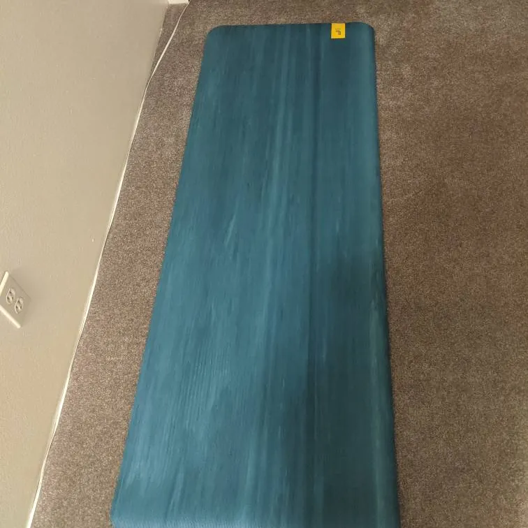 Lole Yoga Mat With Strap photo 1
