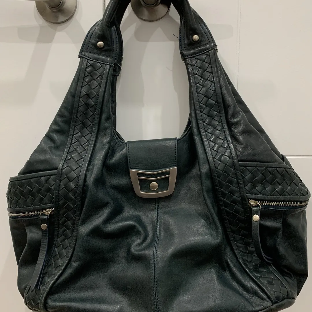 Genuine Fine Leather Handbag photo 1