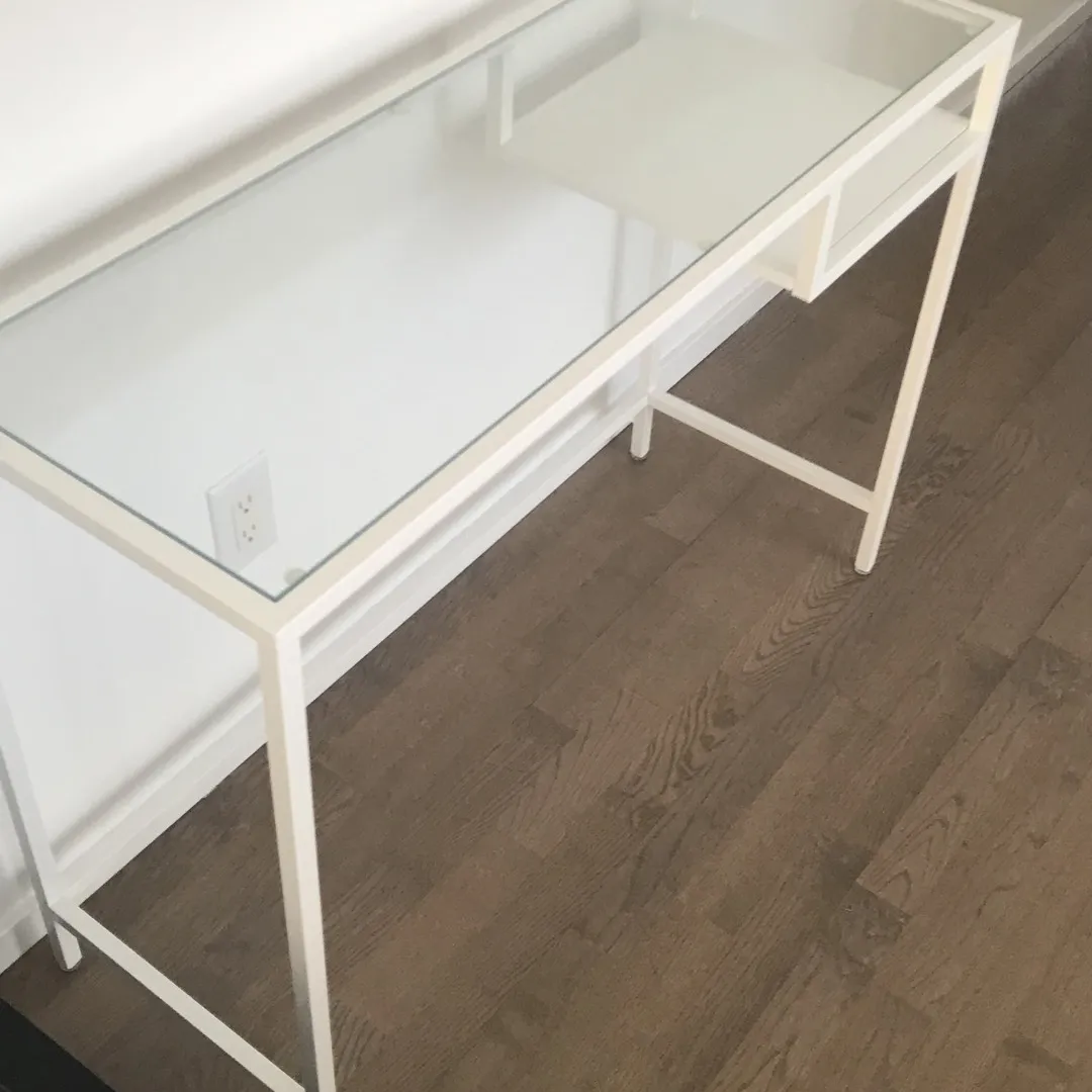 Minimalist White Ikea Vittsjö Desk photo 3
