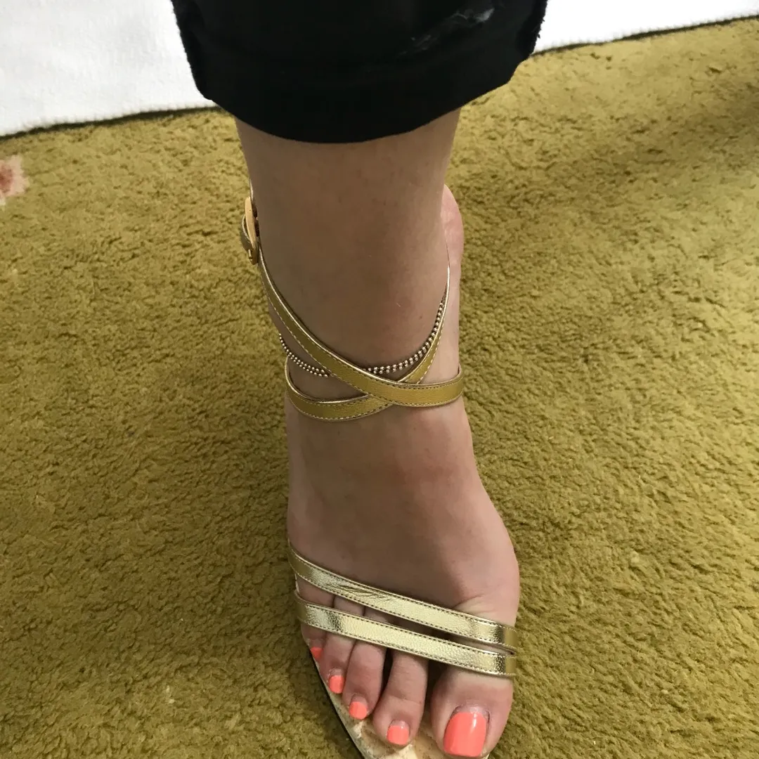 BCBG Gold Leather Strappy Sandals - Size 7.5 photo 4