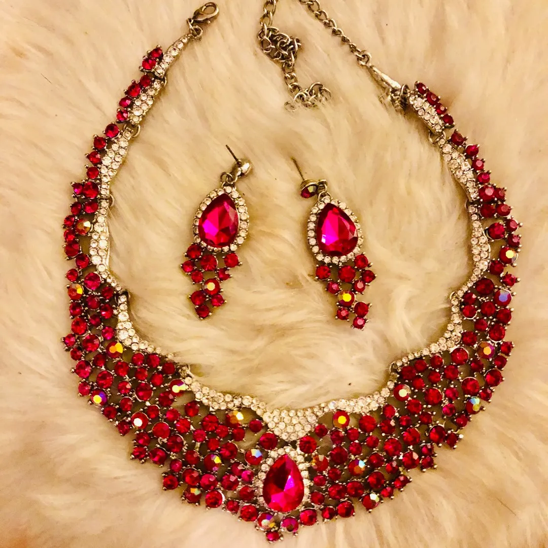 New! Fuscia Statement Necklace With Matching Pierced Earrings photo 1