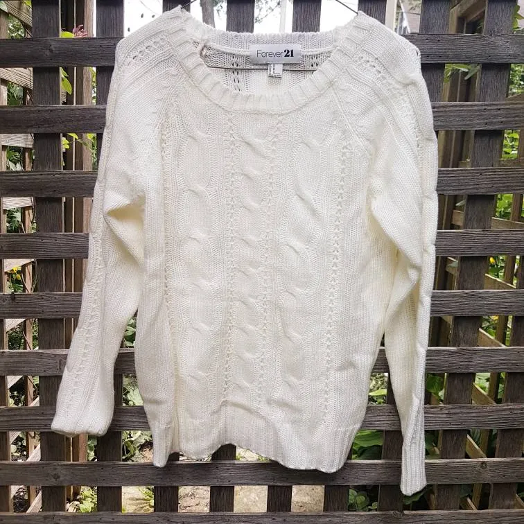 BNNW Forever 21 Cable Knit Sweater photo 1