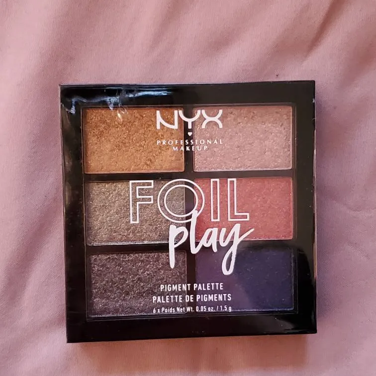 NYX Foil Play Pigment Palette photo 1