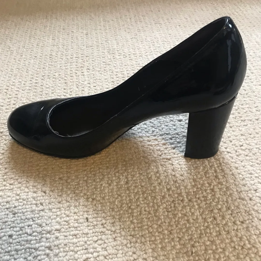 Size 38 Black Zinda Chunky Heels photo 3