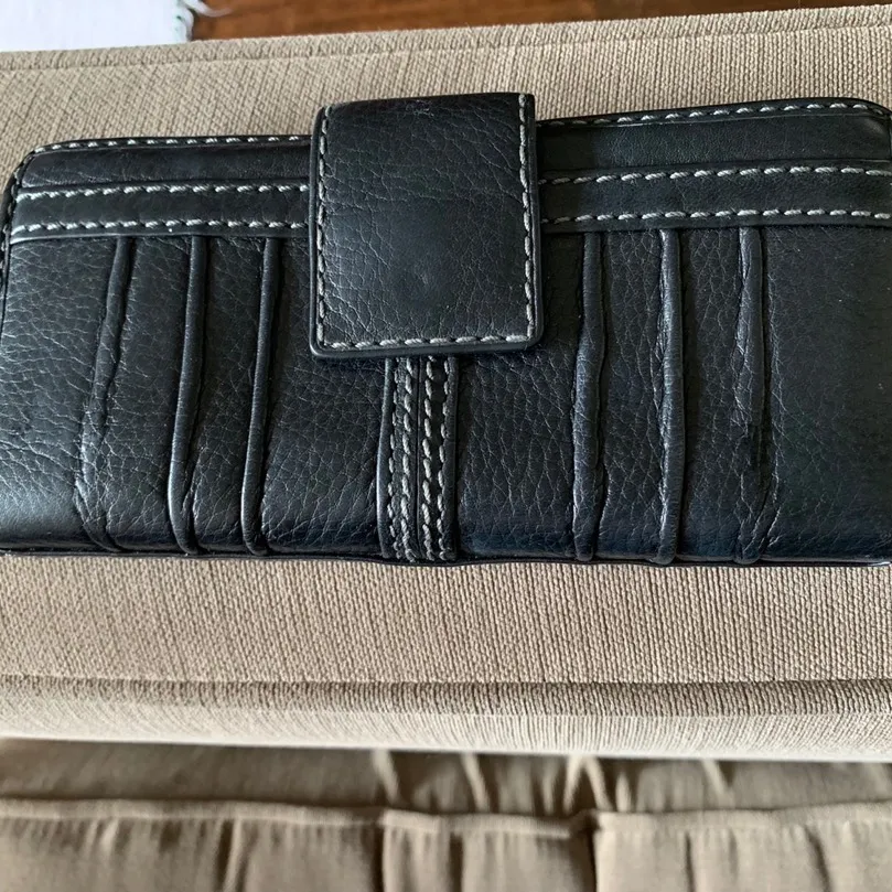 Black Roots Wallet photo 1