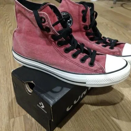Converse Faded Red. size 7mens/9 womens . photo 1