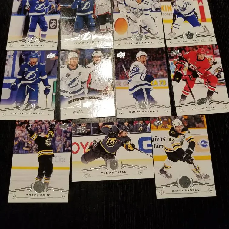 Upper deck 2018/19 NHL Series One Cards photo 1