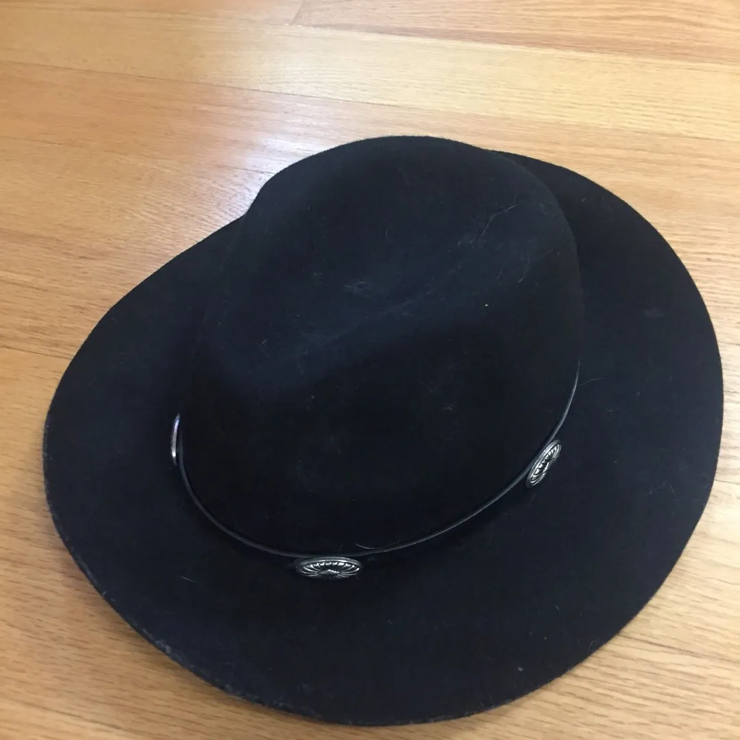 Wide-brimmed Western Style Hat photo 1