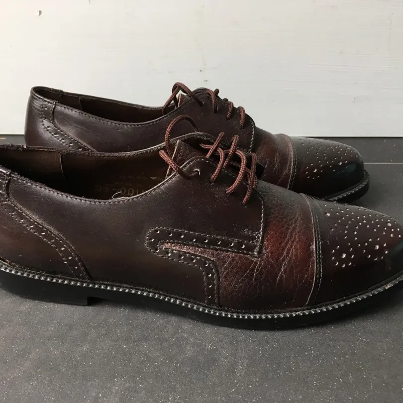 Brown Oxford Style Shoes photo 1