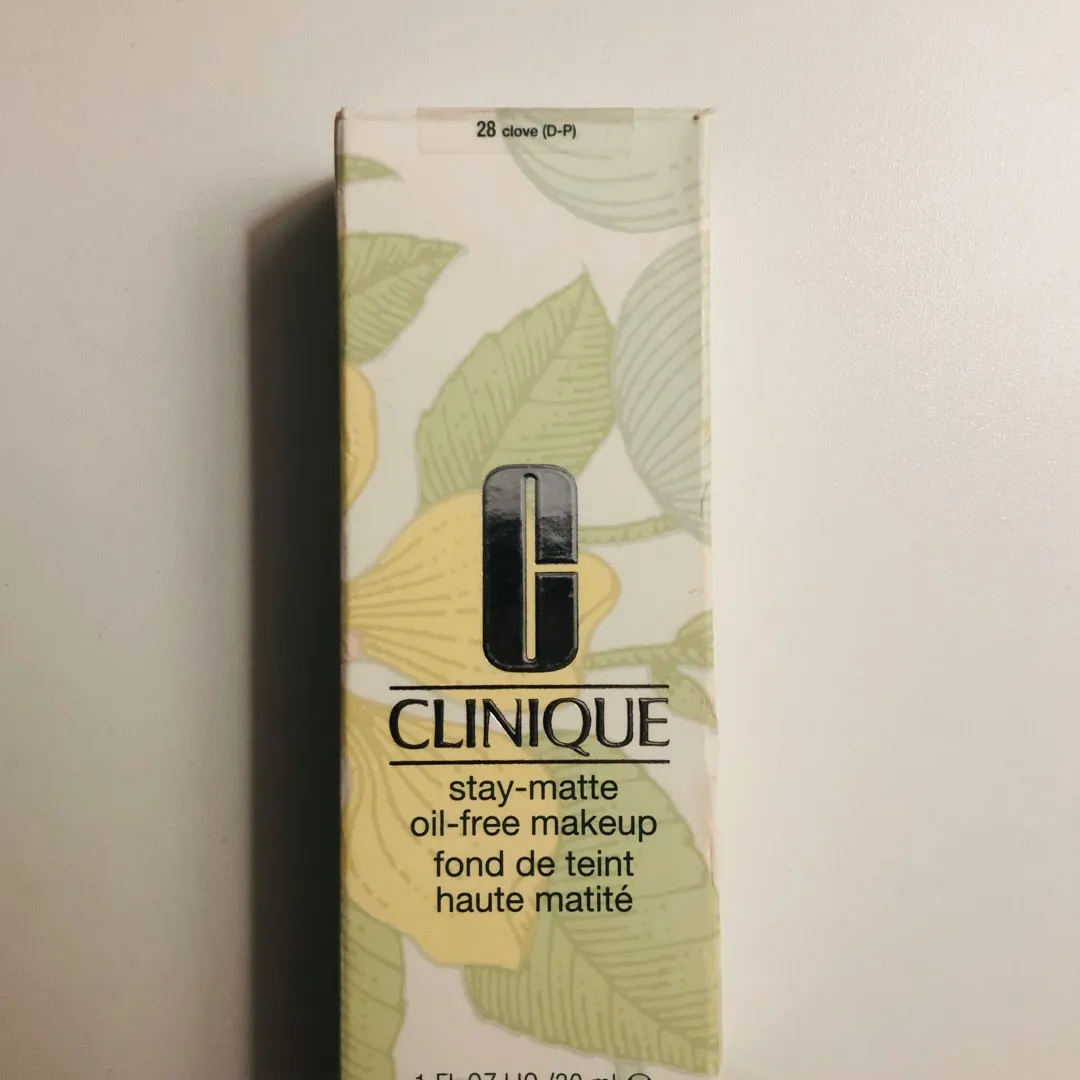 Brand New Clinique Stay Matte Oil Free Makeup photo 1