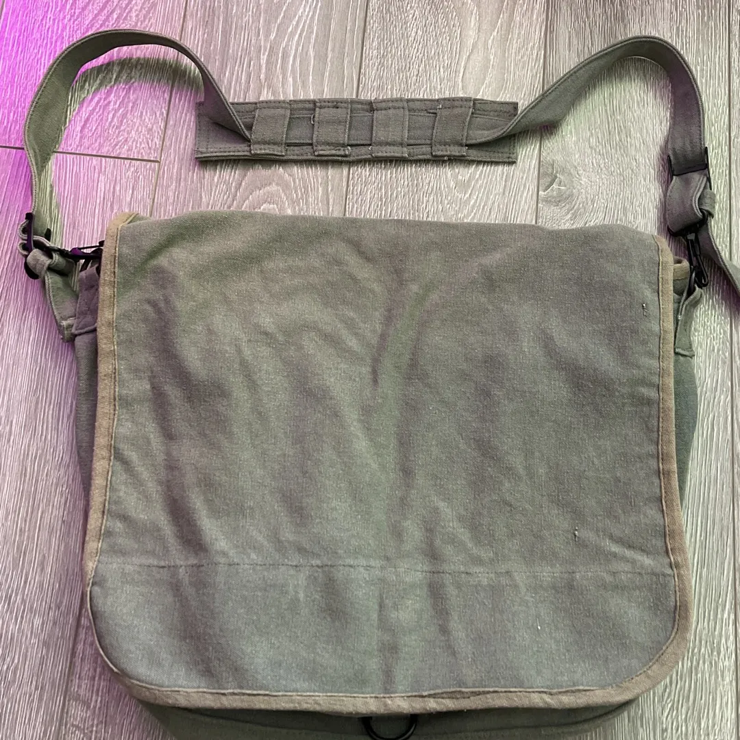 Canvas Army Style Shoulder Bag photo 1
