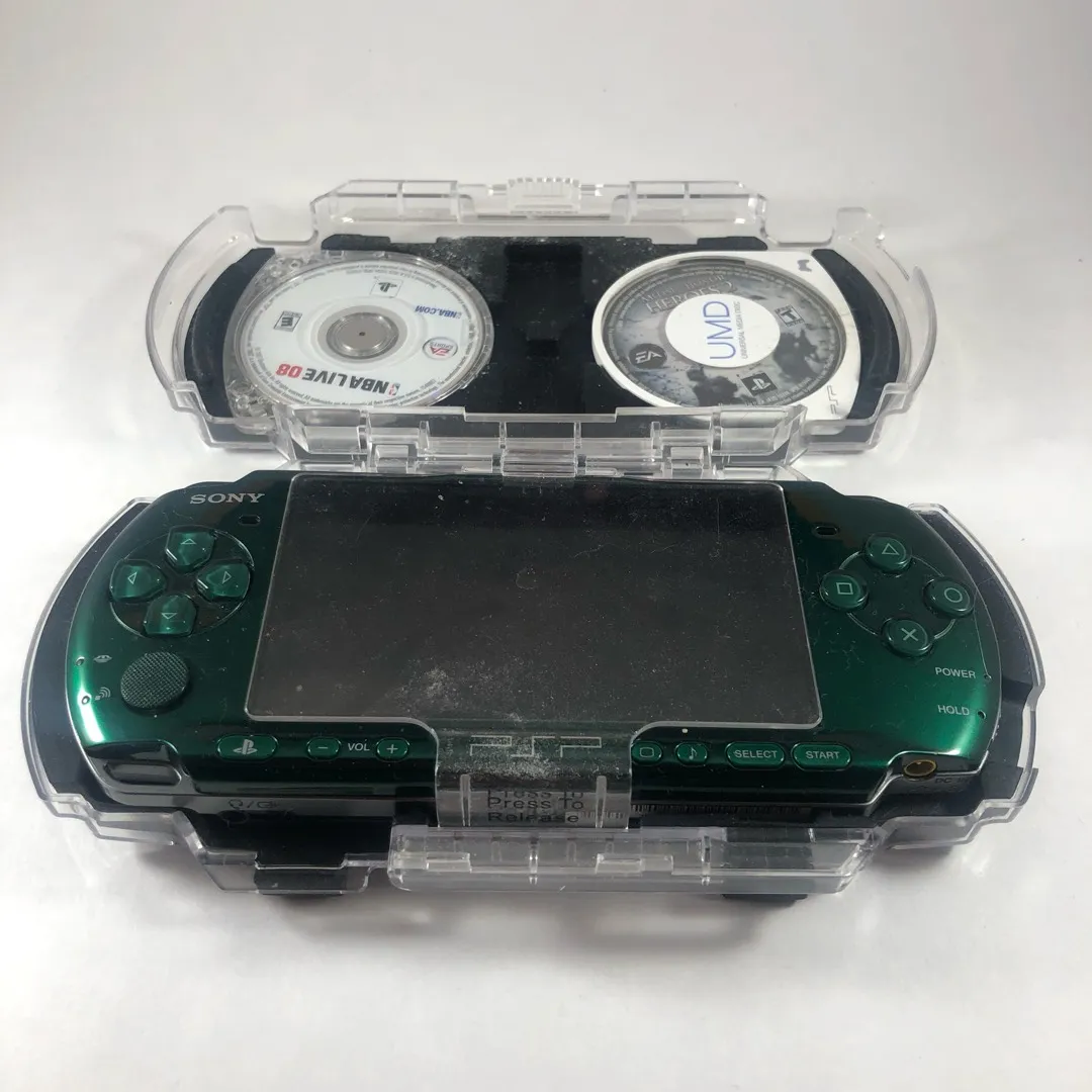 PSP 2000 With some games And Hard Case photo 1