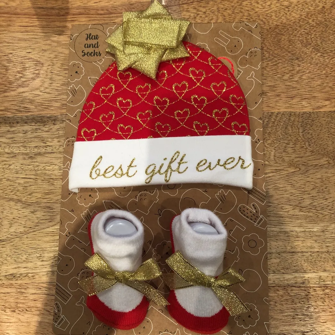 “Best Gift Ever” Baby Hat And Sock Set photo 1