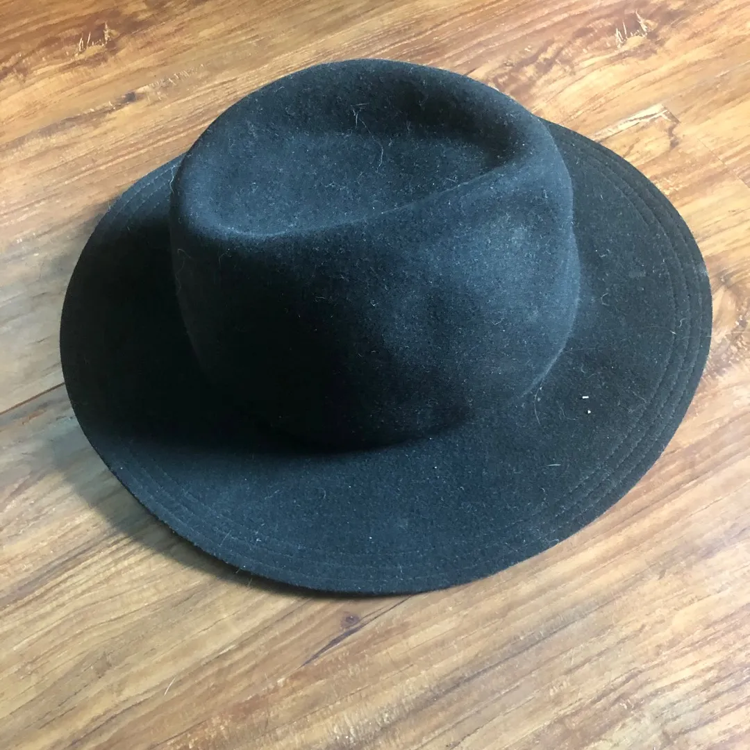 black hat photo 3