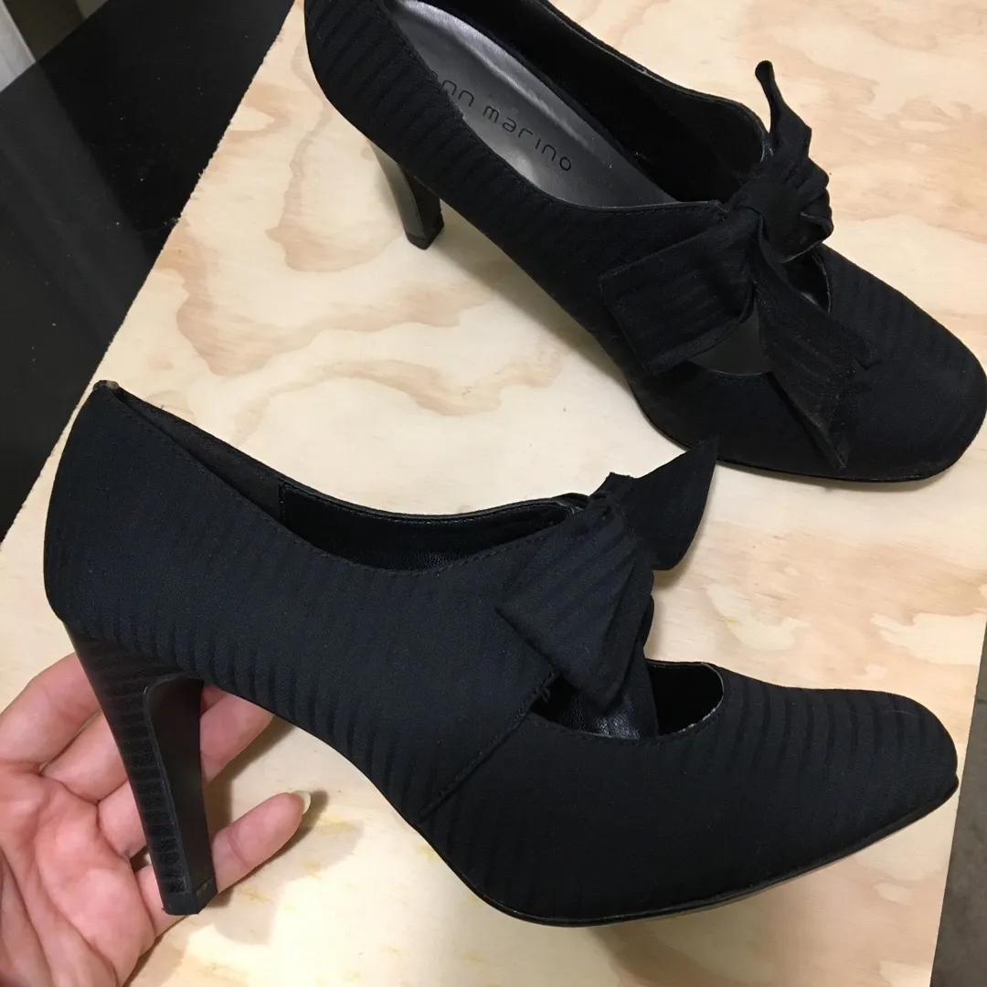 Black High Heels Pumps Size 6 photo 1
