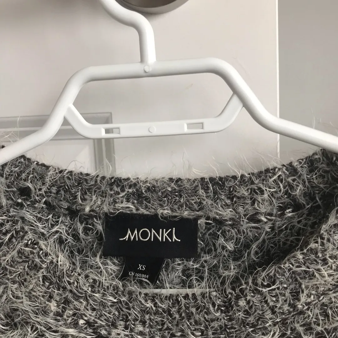S Monks Sweater Brand New photo 3