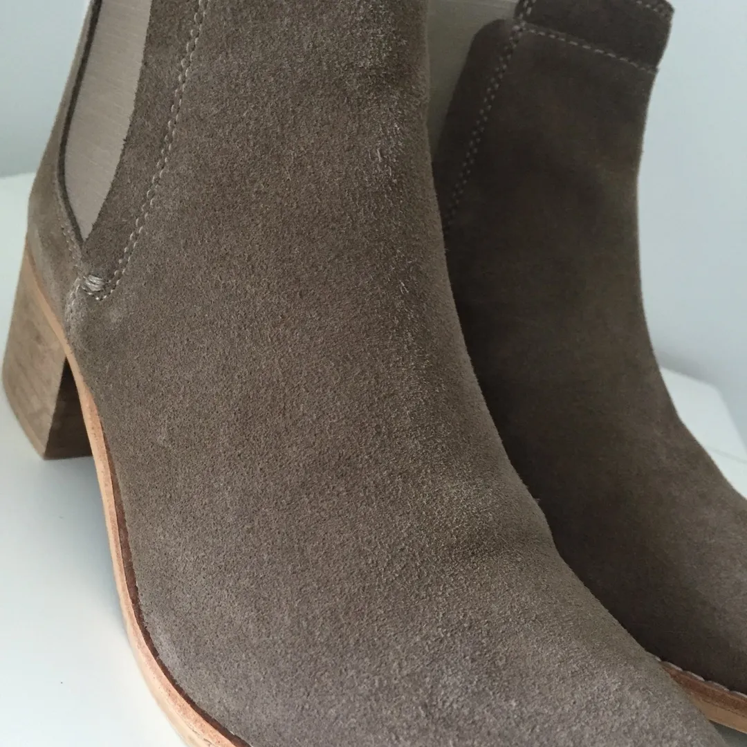 Real Suede Ankle Boots photo 3