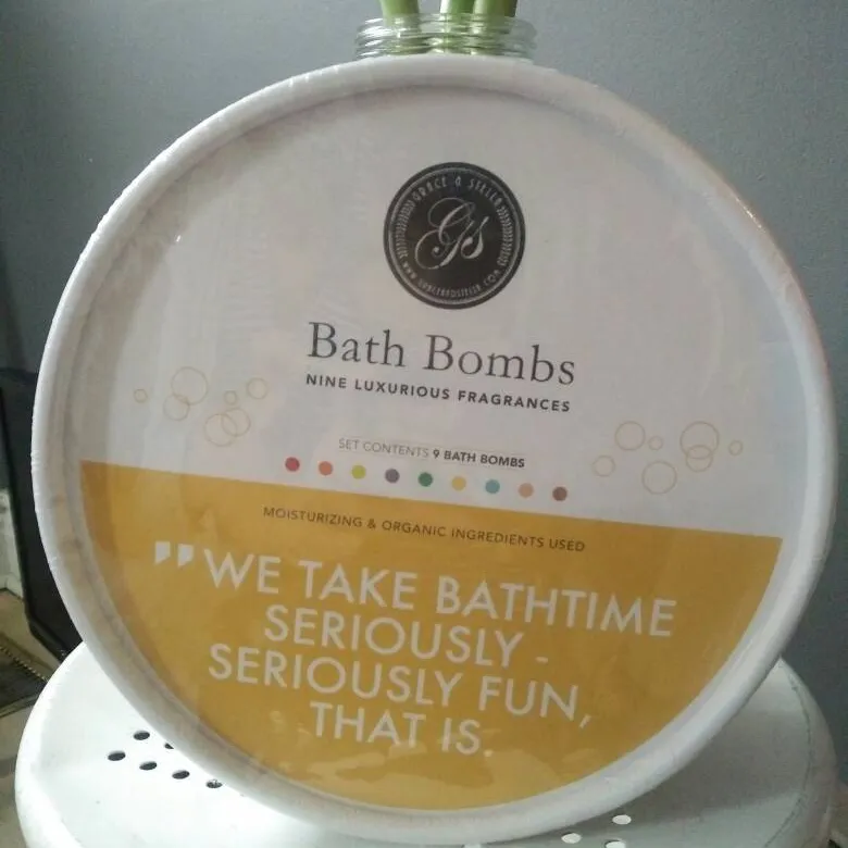 9 Bath Bombs photo 1