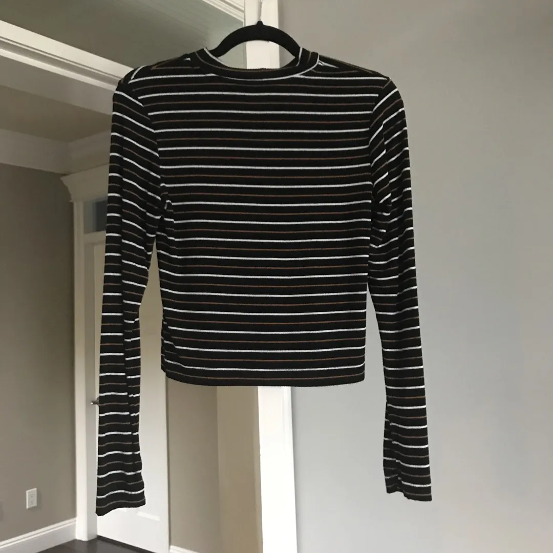 great condition knit top photo 1