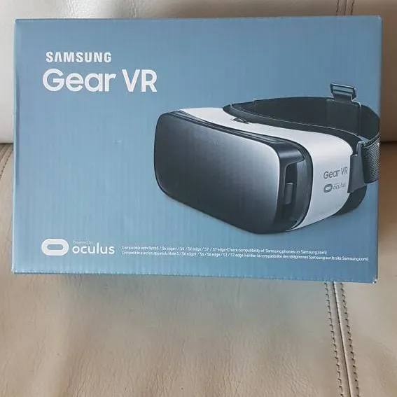 BNIB Samsung Gear VR Oculus photo 1