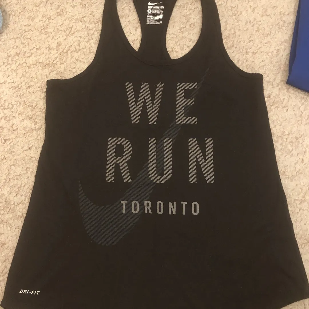 Nike Toronto Women’s Run Tank Top photo 1