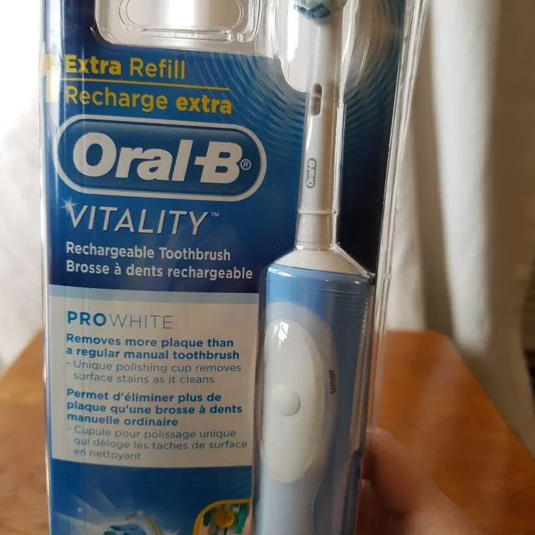 Oralb Electric Toothbrush photo 3