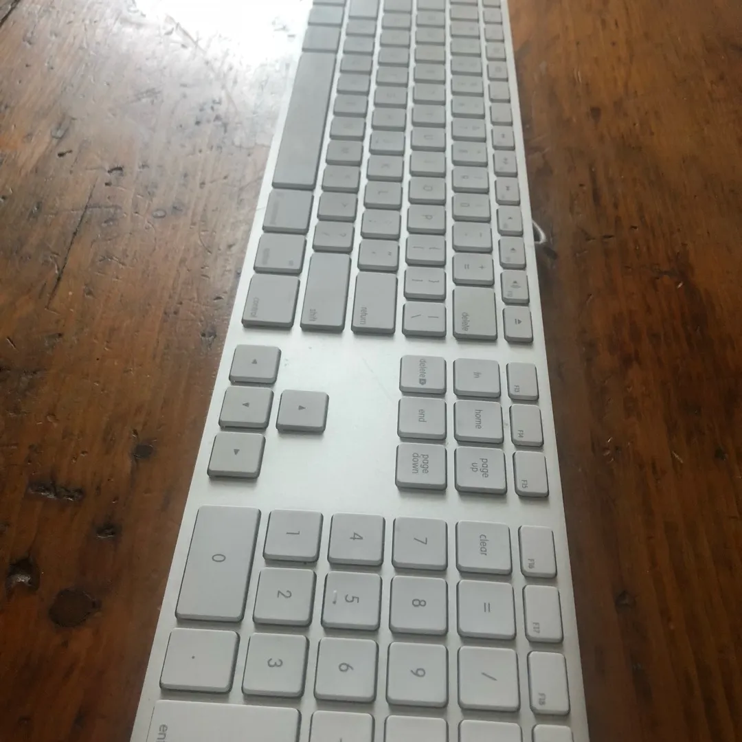 Apple Keyboard With Numbers photo 3