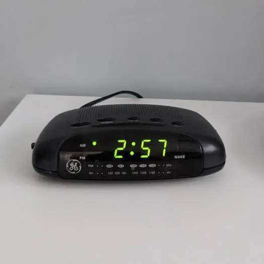 Alarm Clock Radio photo 1