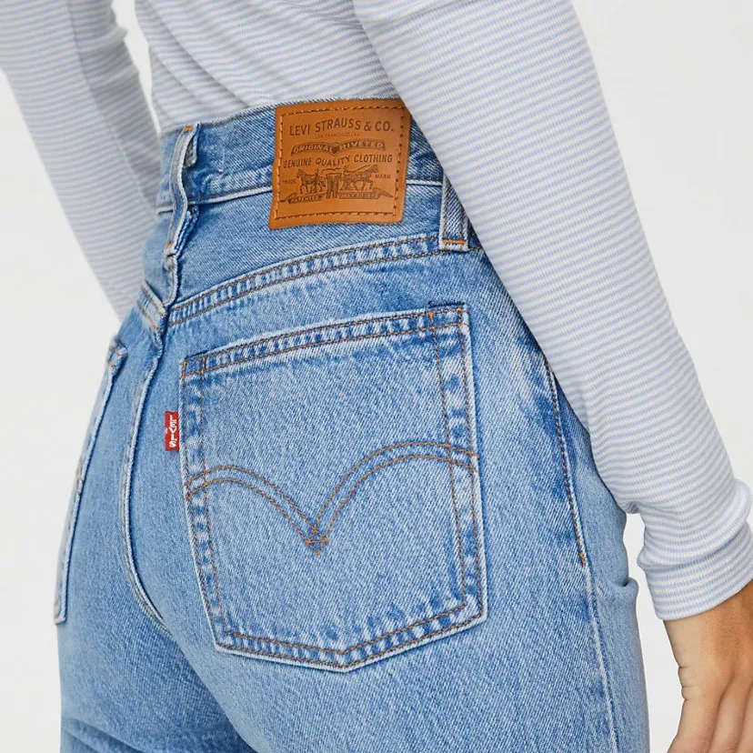 BNWT Levi’s Wedgie Straight Crop Jeans 28 photo 4