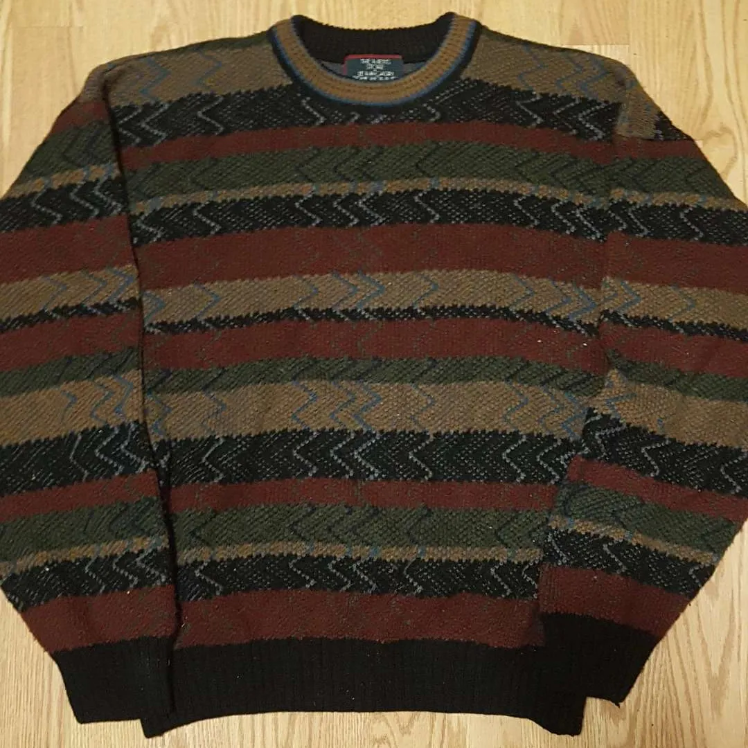 VINTAGE Canadian Made Cozy Men's Size 40 Sweater (M) photo 1