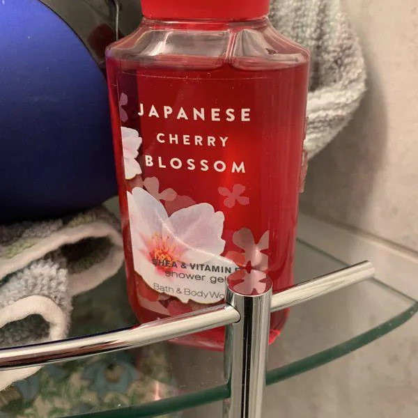 Bath And Body works Shower Two photo 1