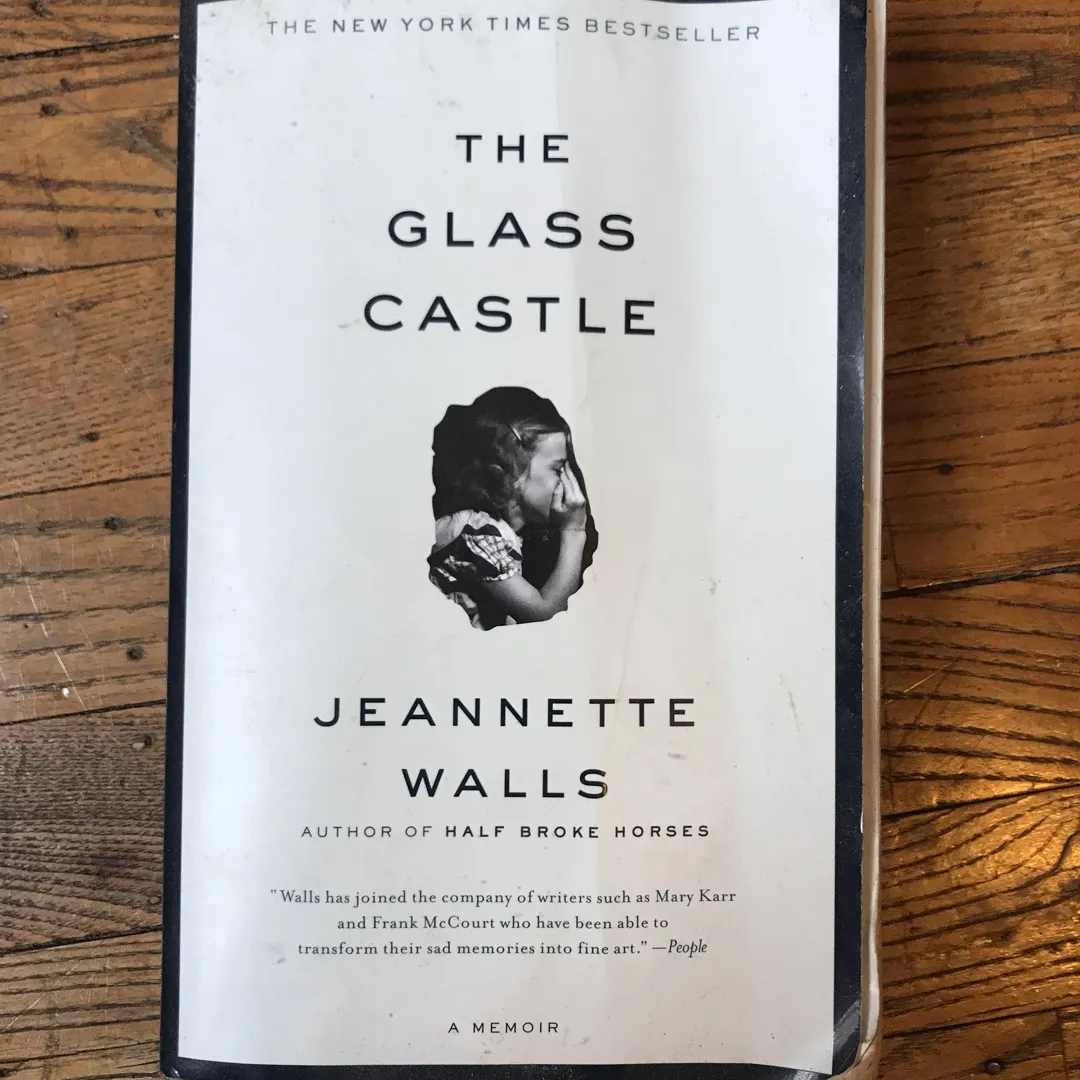 The Glass Castle, A Book By Jeannette Walls photo 1