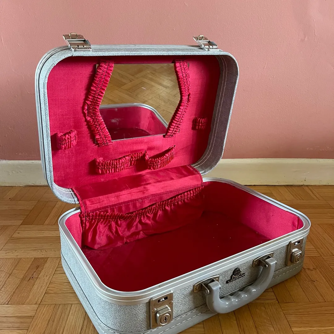 Small Vintage Suitcase photo 1