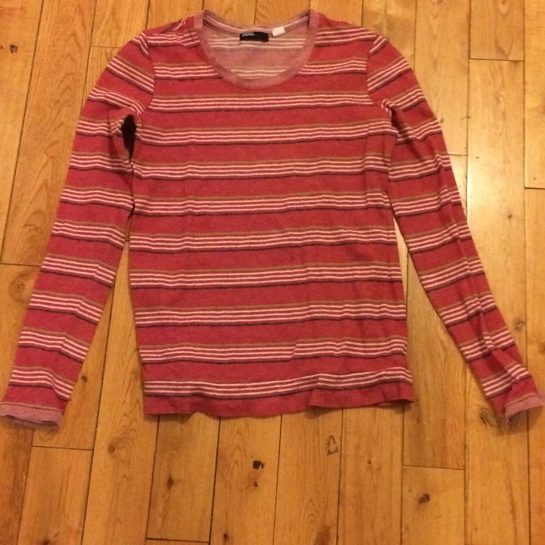 BDG Light Sweater Size S photo 1
