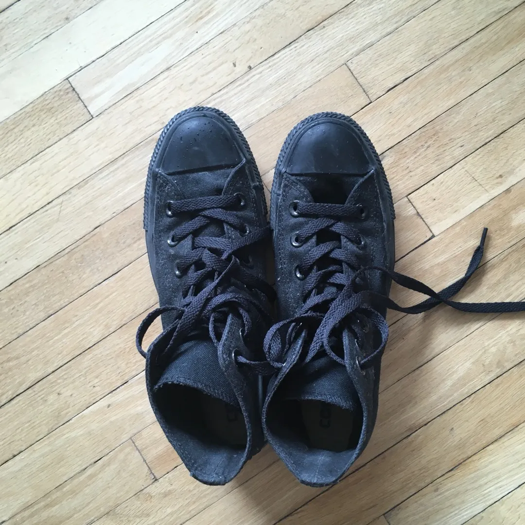 black converse (womens’ 5) photo 3