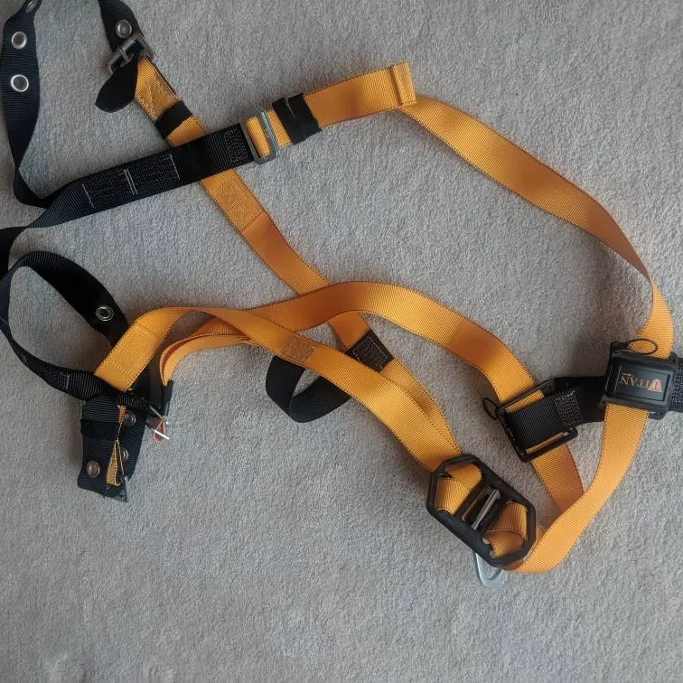 TITAN™ CONTRACTOR'S HARNESSES - D-RING: BACK AND SIDE - SHOUL... photo 1