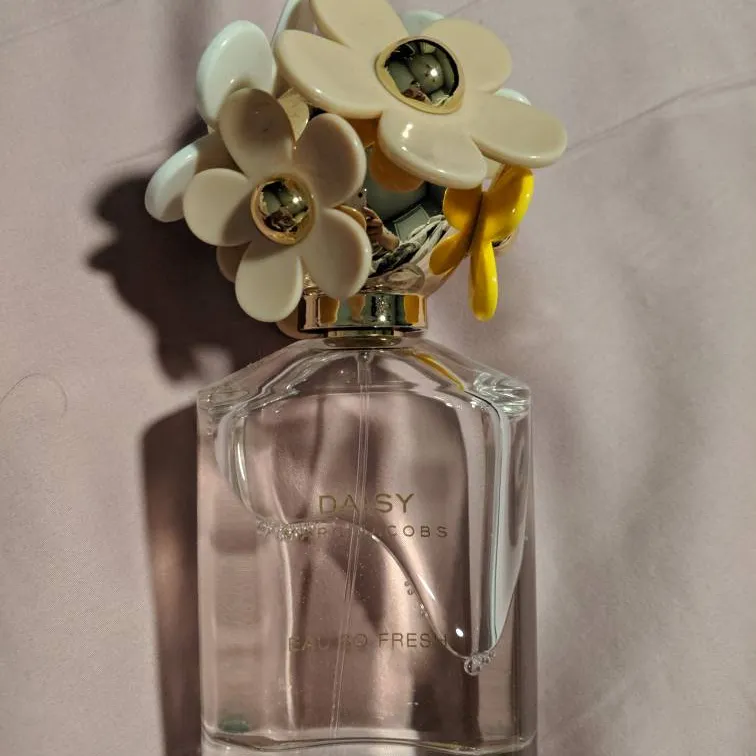 Marc Jacobs Daisy perfume photo 1