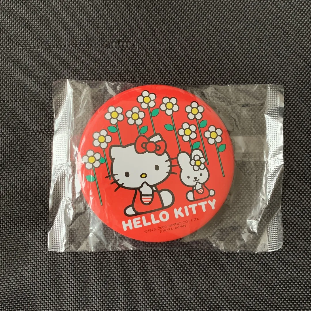 Hello Kitty Pin photo 1