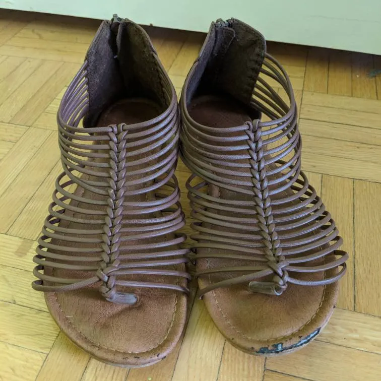 Size 7 Ardene Sandals photo 3