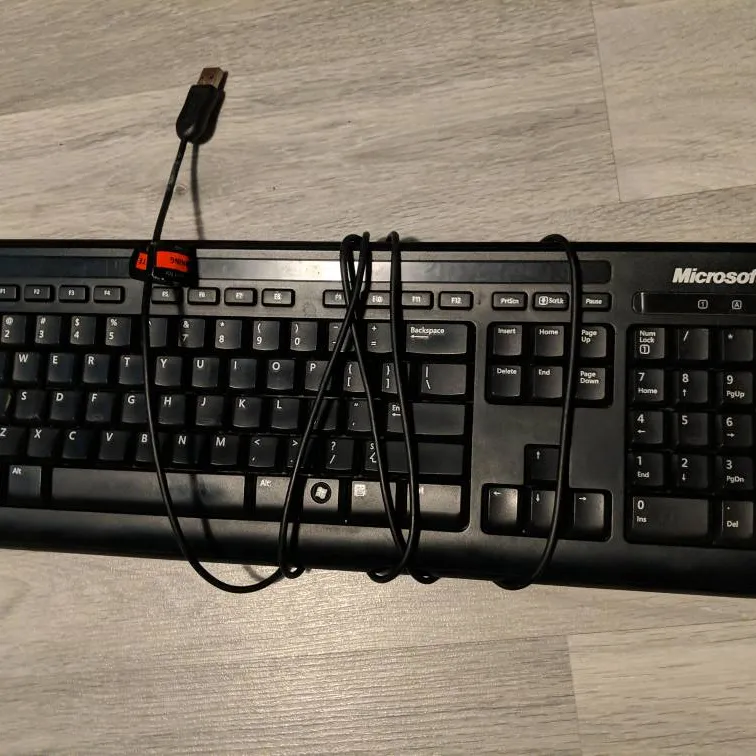 Microsoft 400 Keyboard photo 1