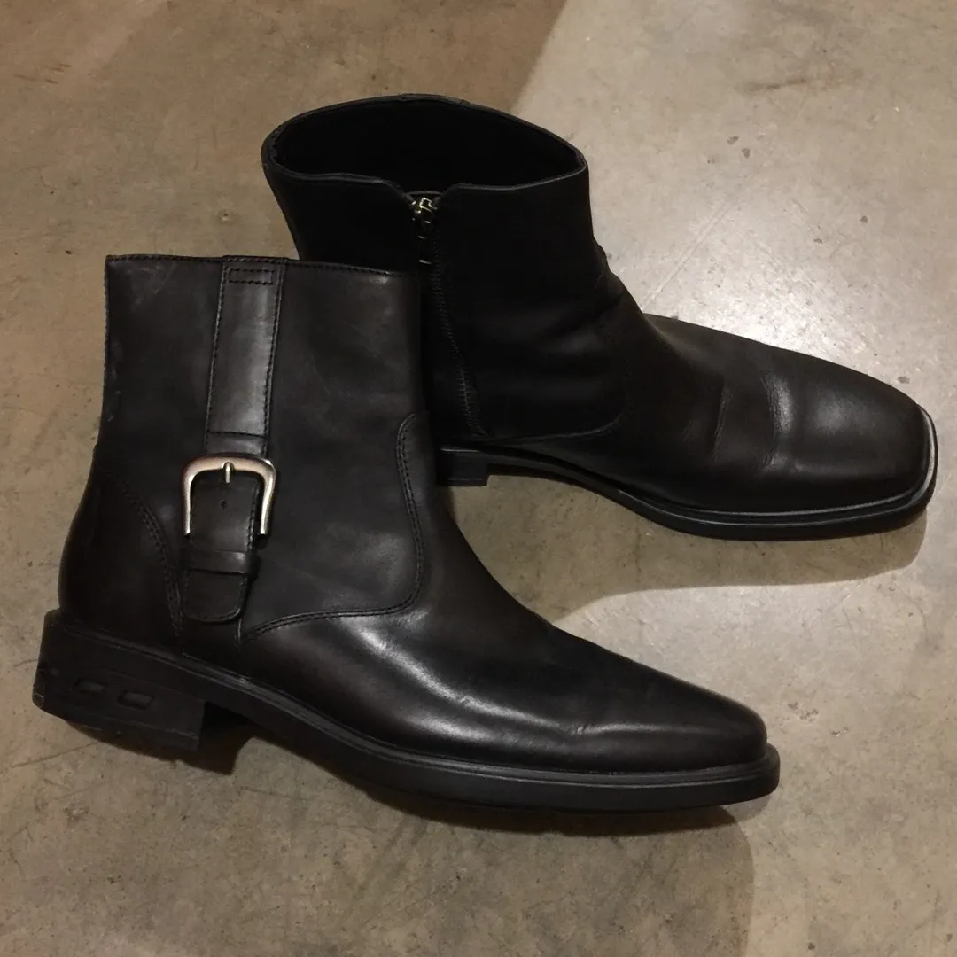 Rockport Zip Up Leather Boots photo 1