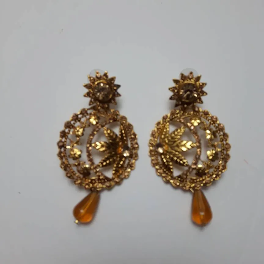 Beautiful Gold Earrings photo 1